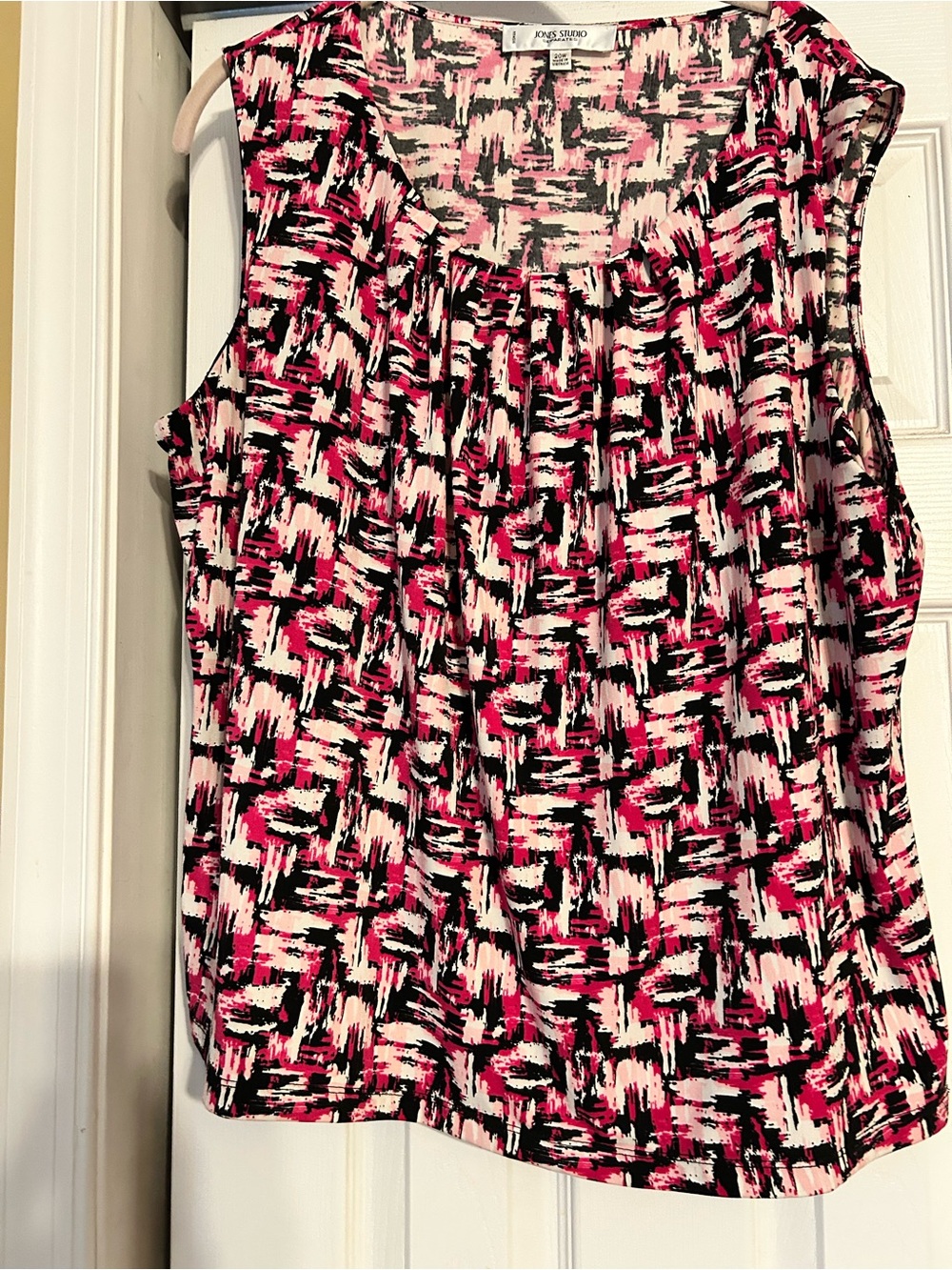 Jones Studio Pink Black White Abstract Brushstroke Camisole